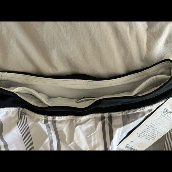 Lululemon Run Pace Setter skirt/shorts *NWT - Picture 8 of 9